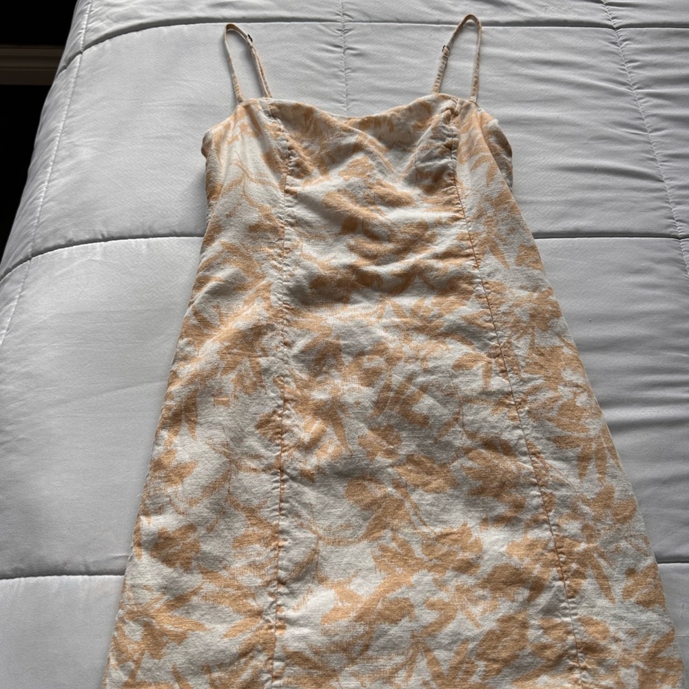 Yellow and white flower dress!!! 💛 - Picture 3 of 3